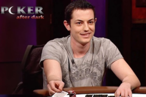 톰 드완, 어두워진 후 포커에서 $133,200의 스톤 콜드 블러프 발사!