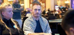 계약과 포커: 테이블에서의 정치적 발언