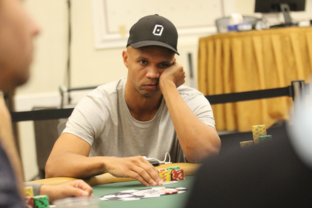 승자와 패자: 포커 스타들의 거침없는 돈 씀씀이