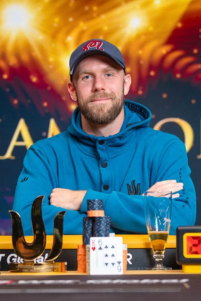 세스 데이비스, 2025년 초부터 놀라운 1,200만 달러 수익 기록 중