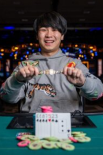 O’Hara, Boulton, 그리고 Suzuki, 월드 시리즈 오브 포커 최신 브레이슬릿 우승자