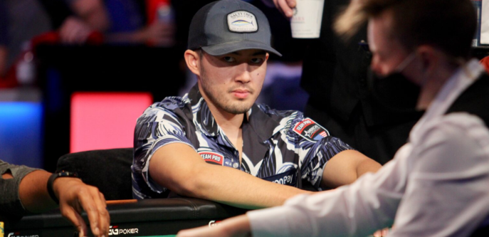 월드 시리즈 오브 포커 온라인: 유명 프로들이 브레이슬릿 컬렉션을 늘리다