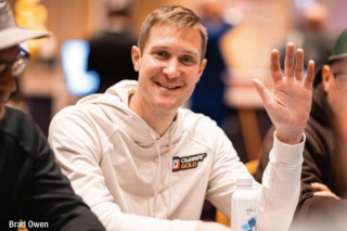 패치를 넘어: 현대 포커 스폰서십의 세계