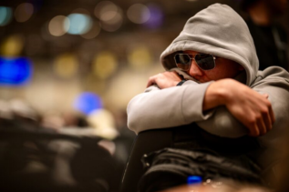 고릴라 모드: 제시 로니스, 2025 카드 플레이어 올해의 선수(POY) 레이스를 압도하다